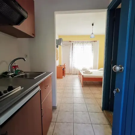 Iris 4* Áyios Nikítas