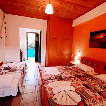 Iris 4* Áyios Nikítas