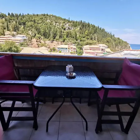 Iris 4* Áyios Nikítas