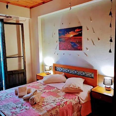 Apartahotel Iris Áyios Nikítas