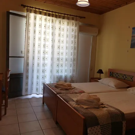 Iris Aparthotel