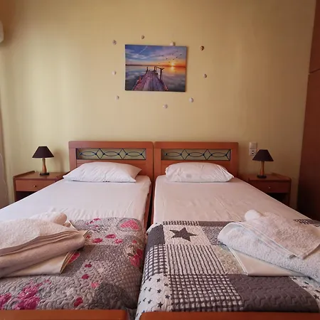 Iris Aparthotel *