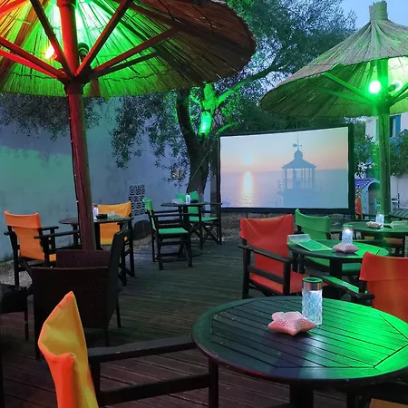 Iris Aparthotel Agios Nikitas