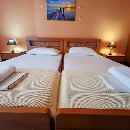 Iris Aparthotel