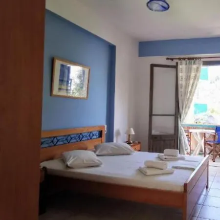 Iris Apartahotel *