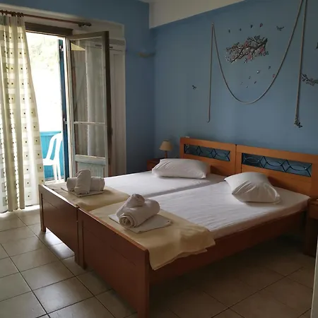 Iris Áyios Nikítas