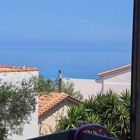 Iris 3* Áyios Nikítas
