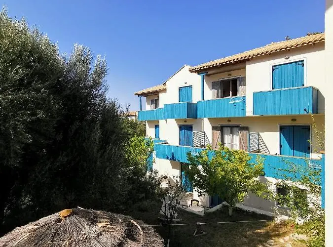 Iris Aparthotel