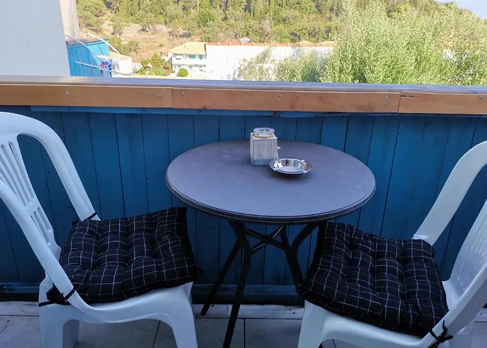 Iris Aparthotel 3*