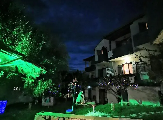 Iris Aparthotel 3*